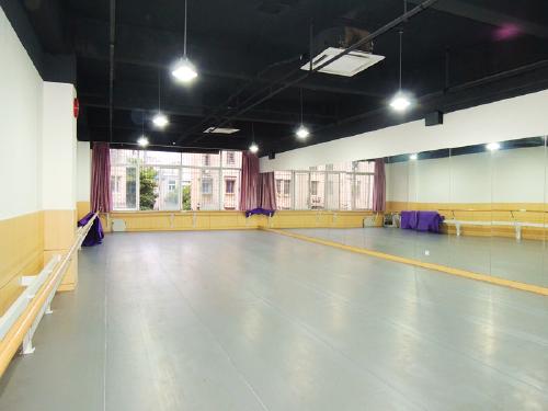 欧氏地板为厦门晴娜芭蕾艺术中心安装舞蹈地胶