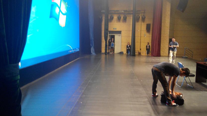 舞台地板胶案例-北京首师大附中舞台报告厅