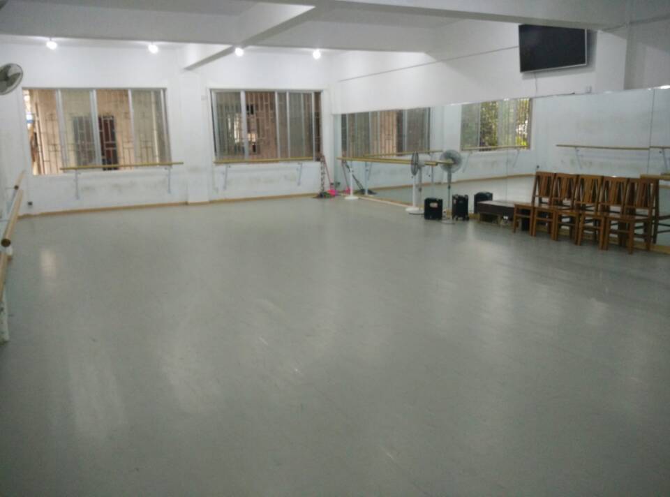 舞蹈教室地板胶铺设工程--张艺谋漓江艺术学校